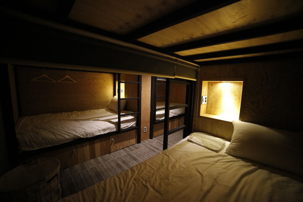 The Bay Guesthouse - Hostel Busan Eksteriør bilde
